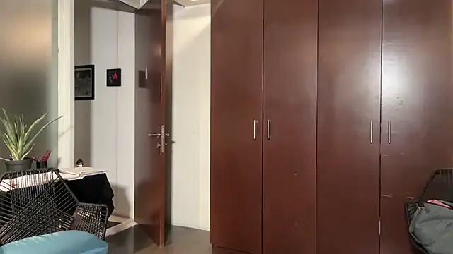 Snapshot of alanan881 chatting on 02.28.26 alanan881 online show from 02.28.26