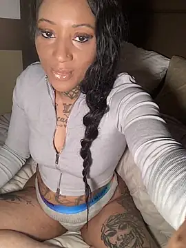 CrownedNyaries online show from 01.09.25