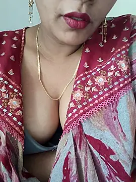 Snapshot of samitasharma chatting on 04.18.26 samitasharma online show from 04.18.26