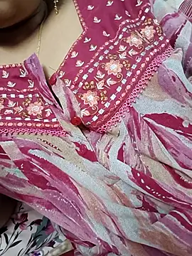 Snapshot of samitasharma chatting on 04.22.26 samitasharma online show from 04.22.26