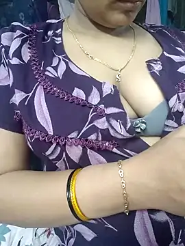 Snapshot of samitasharma chatting on 05.13.26 samitasharma online show from 05.13.26
