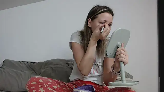 Snapshot of SweetMaddy888 chatting on 12.08.24 SweetMaddy888 online show from 12.08.24