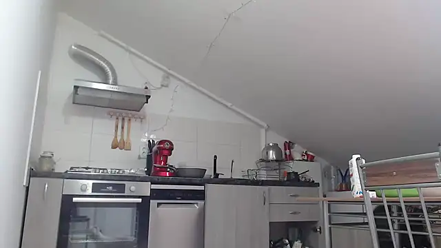 Snapshot of SweetMaddy888 chatting on 12.23.24 SweetMaddy888 online show from 12.23.24