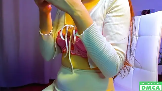 Snapshot of xteona chatting on 02.01.25 xteona online show from 02.01.25