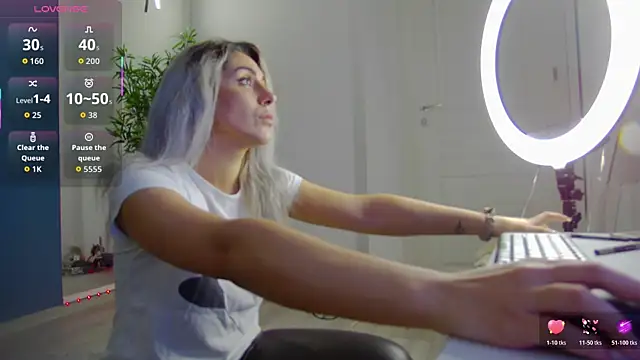 Snapshot of CelineMeyerr chatting on 05.22.26 CelineMeyerr online show from 05.22.26