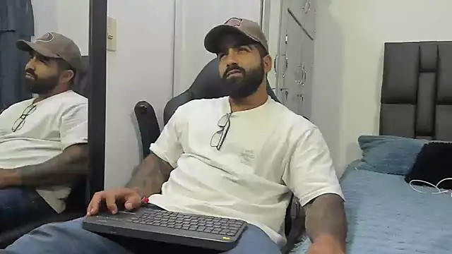 Snapshot of Lyon_vach chatting on 12.15.24 Lyon vach online show from 12.15.24