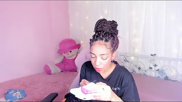 Abigail Wilson  online show from 03.11.25