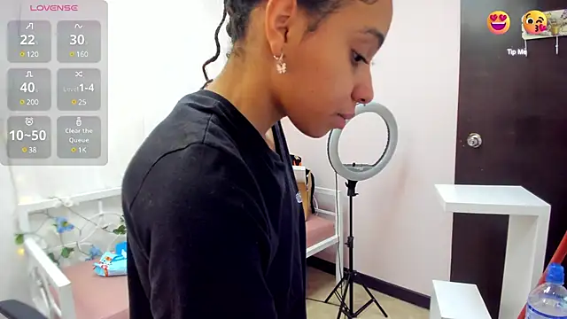 Abigail Wilson  online show from 03.15.25