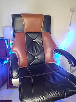 Black-Pearll online show from 02.04.25