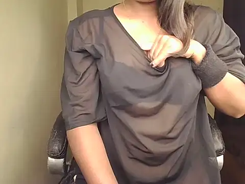 Black-Pearll online show from 11.04.25