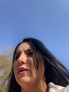 Snapshot of Roxana-Sexy chatting on 10.26.25 Roxana-Sexy online show from 10.26.25