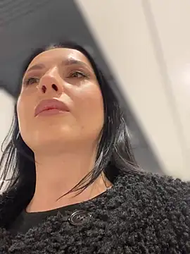 Snapshot of Roxana-Sexy chatting on 02.19.26 Roxana-Sexy online show from 02.19.26