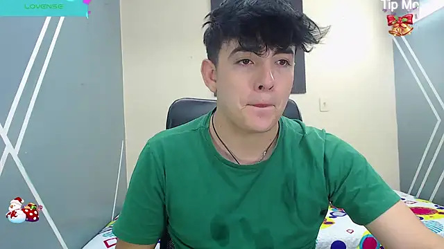 Snapshot of nolan_twink1 chatting on 12.11.24 nolan twink1 online show from 12.11.24