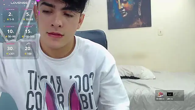 Snapshot of nolan_twink1 chatting on 02.21.25 nolan twink1 online show from 02.21.25