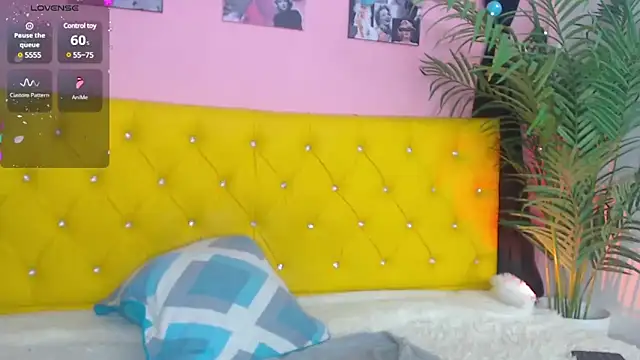 Snapshot of nolan_twink1 chatting on 02.28.25 nolan twink1 online show from 02.28.25