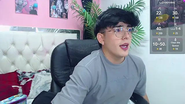 Snapshot of nolan_twink1 chatting on 03.22.25 nolan twink1 online show from 03.22.25