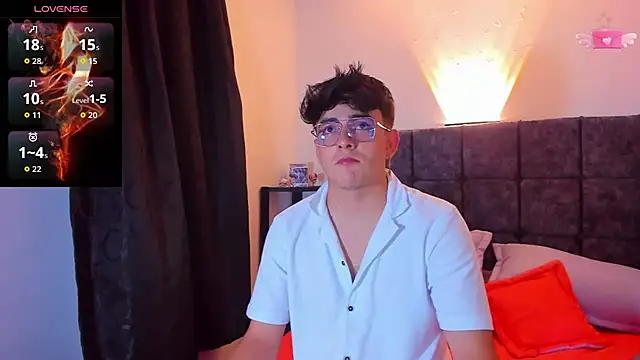 Snapshot of nolan_twink1 chatting on 10.06.25 nolan twink1 online show from 10.06.25