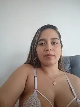 Snapshot of LaurenWelly_ chatting on 02.23.25 LaurenWelly online show from 02.23.25
