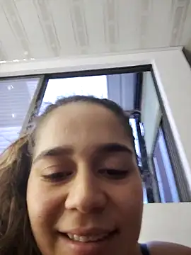 Snapshot of LaurenWelly_ chatting on 03.02.25 LaurenWelly online show from 03.02.25