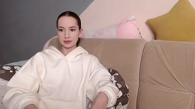 Snapshot of AmbrielHailey chatting on 04.28.26 AmbrielHailey online show from 04.28.26