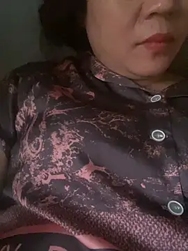 Snapshot of Cesywet chatting on 02.10.25 Cesywet online show from 02.10.25