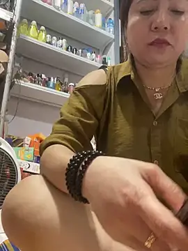 Snapshot of Cesywet chatting on 03.04.25 Cesywet online show from 03.04.25