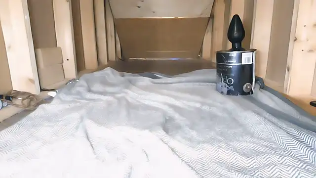 Snapshot of cbtbetaloser chatting on 11.08.25 cbtbetaloser online show from 11.08.25