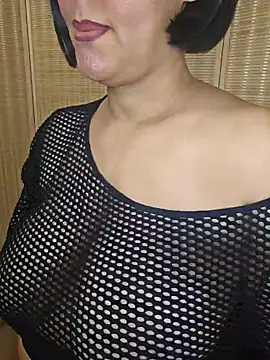 Snapshot of Foxlady2271 chatting on 12.19.24 Foxlady2271 online show from 12.19.24