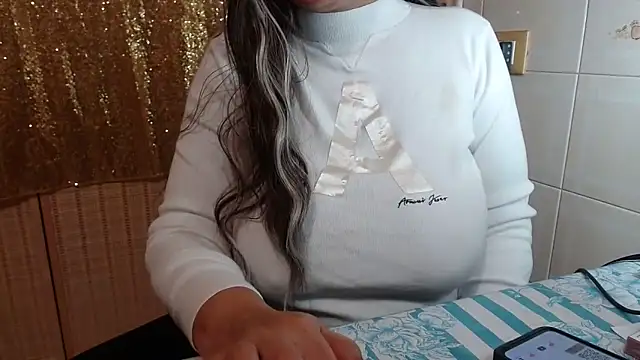 Snapshot of Foxlady2271 chatting on 01.10.25 Foxlady2271 online show from 01.10.25