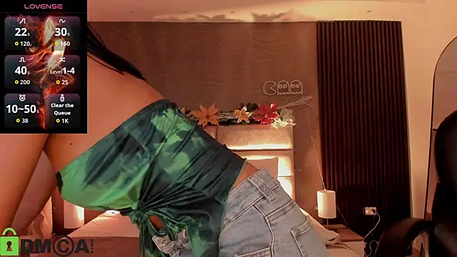 Snapshot of Cristal__adams chatting on 11.30.25 Cristal adams online show from 11.30.25