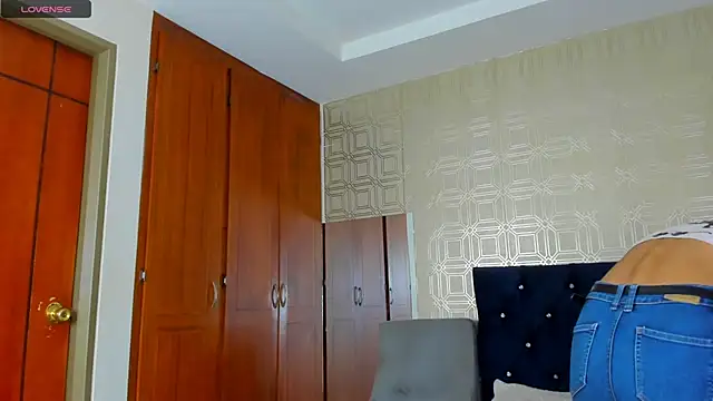 evelyn wine online show from 01.28.25