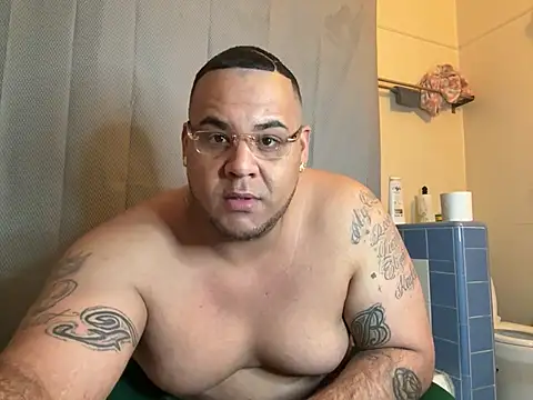 Snapshot of fatboyjayohh126 chatting on 01.22.25 fatboyjayohh126 online show from 01.22.25