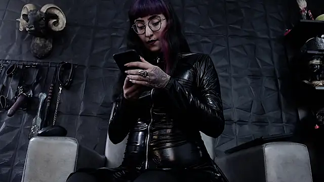 Agata Darkness online show from 04.06.26