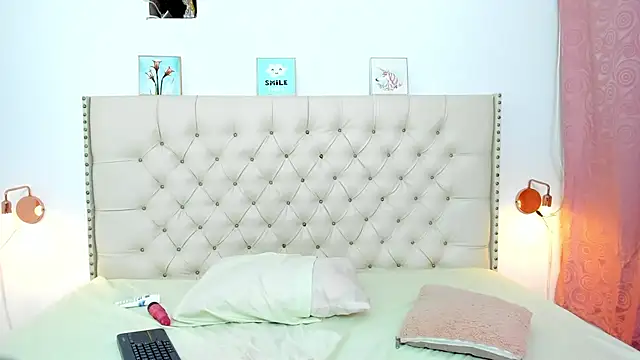 Snapshot of Kim_Eli chatting on 12.23.24 Kim Eli online show from 12.23.24