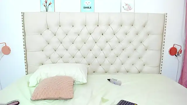 Snapshot of Kim_Eli chatting on 01.06.25 Kim Eli online show from 01.06.25