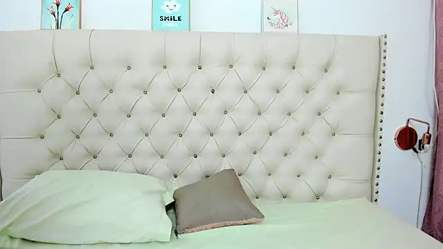 Snapshot of Kim_Eli chatting on 01.11.25 Kim Eli online show from 01.11.25