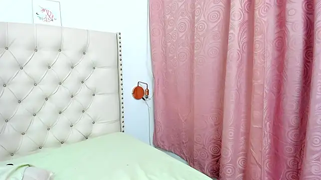 Snapshot of Kim_Eli chatting on 01.30.25 Kim Eli online show from 01.30.25