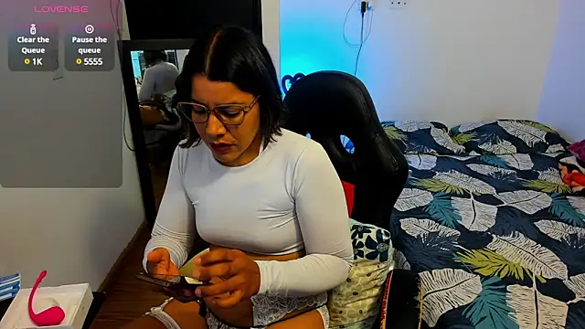 Snapshot of peanut_tangerine chatting on 02.12.25 peanut tangerine online show from 02.12.25