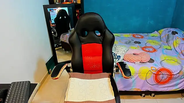 Snapshot of peanut_tangerine chatting on 03.15.25 peanut tangerine online show from 03.15.25