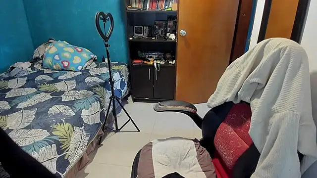 Snapshot of peanut_tangerine chatting on 09.08.25 peanut tangerine online show from 09.08.25