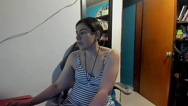 Snapshot of peanut_tangerine chatting on 09.17.25 peanut tangerine online show from 09.17.25