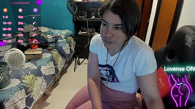 Snapshot of peanut_tangerine chatting on 09.20.25 peanut tangerine online show from 09.20.25