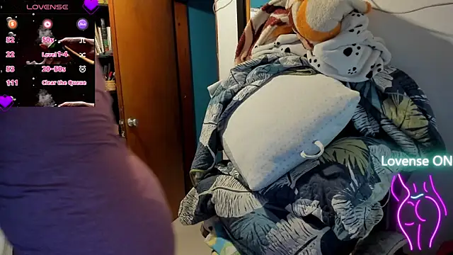 Snapshot of peanut_tangerine chatting on 11.05.25 peanut tangerine online show from 11.05.25