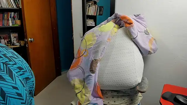 Snapshot of peanut_tangerine chatting on 11.26.25 peanut tangerine online show from 11.26.25