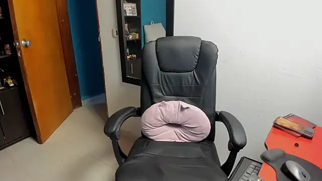 Snapshot of peanut_tangerine chatting on 01.10.26 peanut tangerine online show from 01.10.26