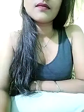 MISSQUEEN48 online show from 02.15.25