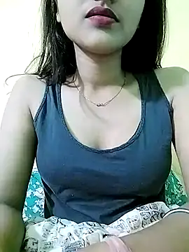 MISSQUEEN48 online show from 03.05.25