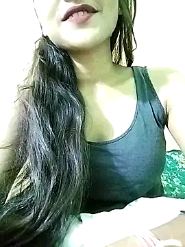 MISSQUEEN48 online show from 03.10.25