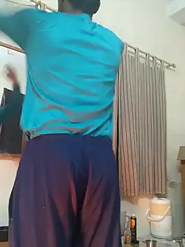 Snapshot of Wild-Honey chatting on 12.17.24 Wild-Honey online show from 12.17.24