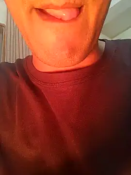 Snapshot of Wild-Honey chatting on 12.24.24 Wild-Honey online show from 12.24.24